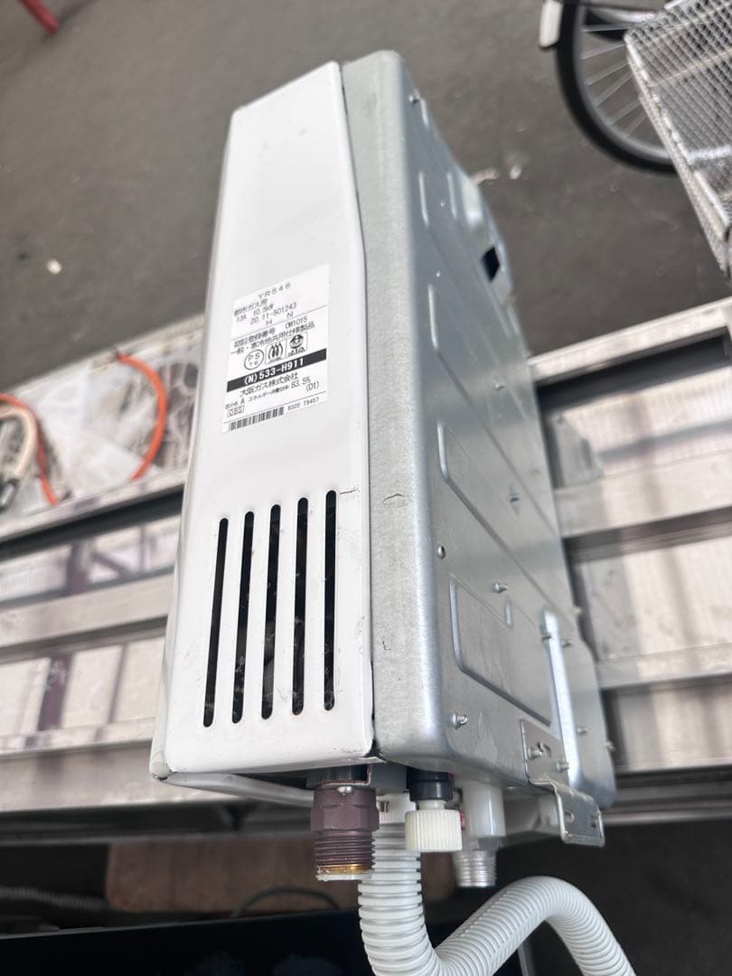 給湯器小型湯沸器　都市ガス用　5号給湯タイプ　YR546 2020年