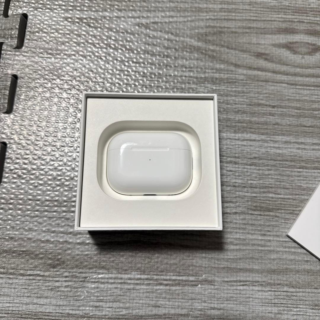 AirPods Pro 第二世代本体 ホワイト 充電ケース付き