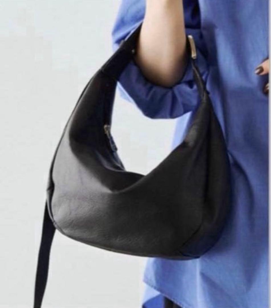 超美品ラシット ソフトレザーラウンドショルダーバッグ 金具シルバー