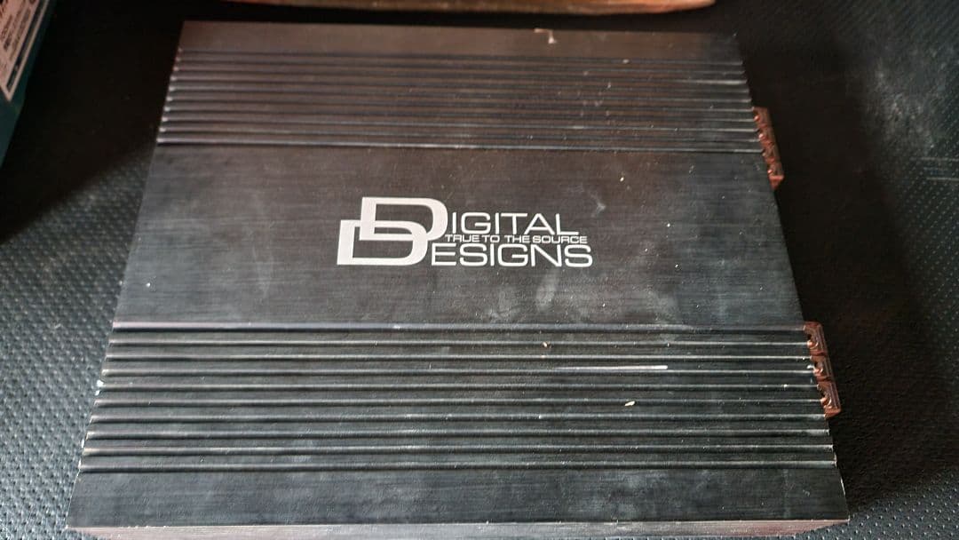 DIGITAL DESIGNS デジタル デザイン　アンプ