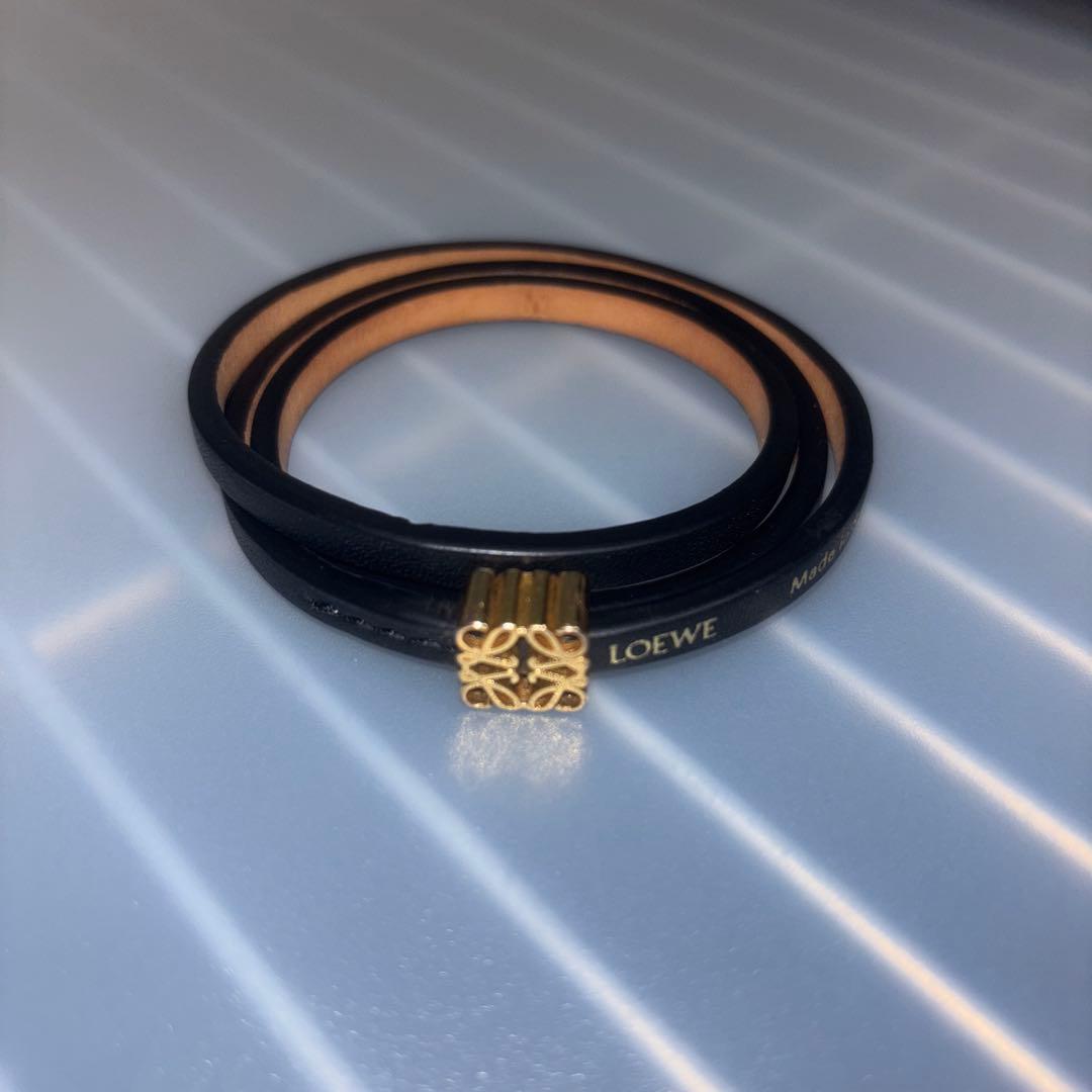 LOEWE ブラックレザーバングル