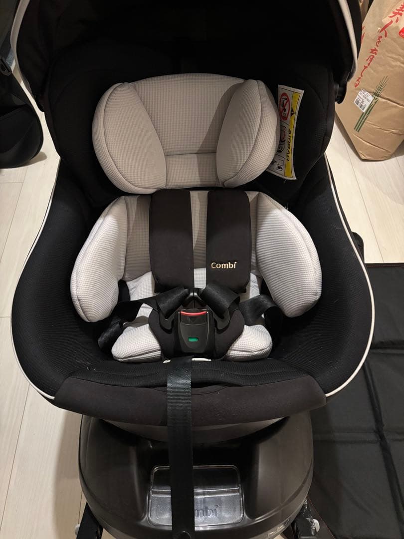 コンビチャイルドシート　西松屋 ISOFIXです。