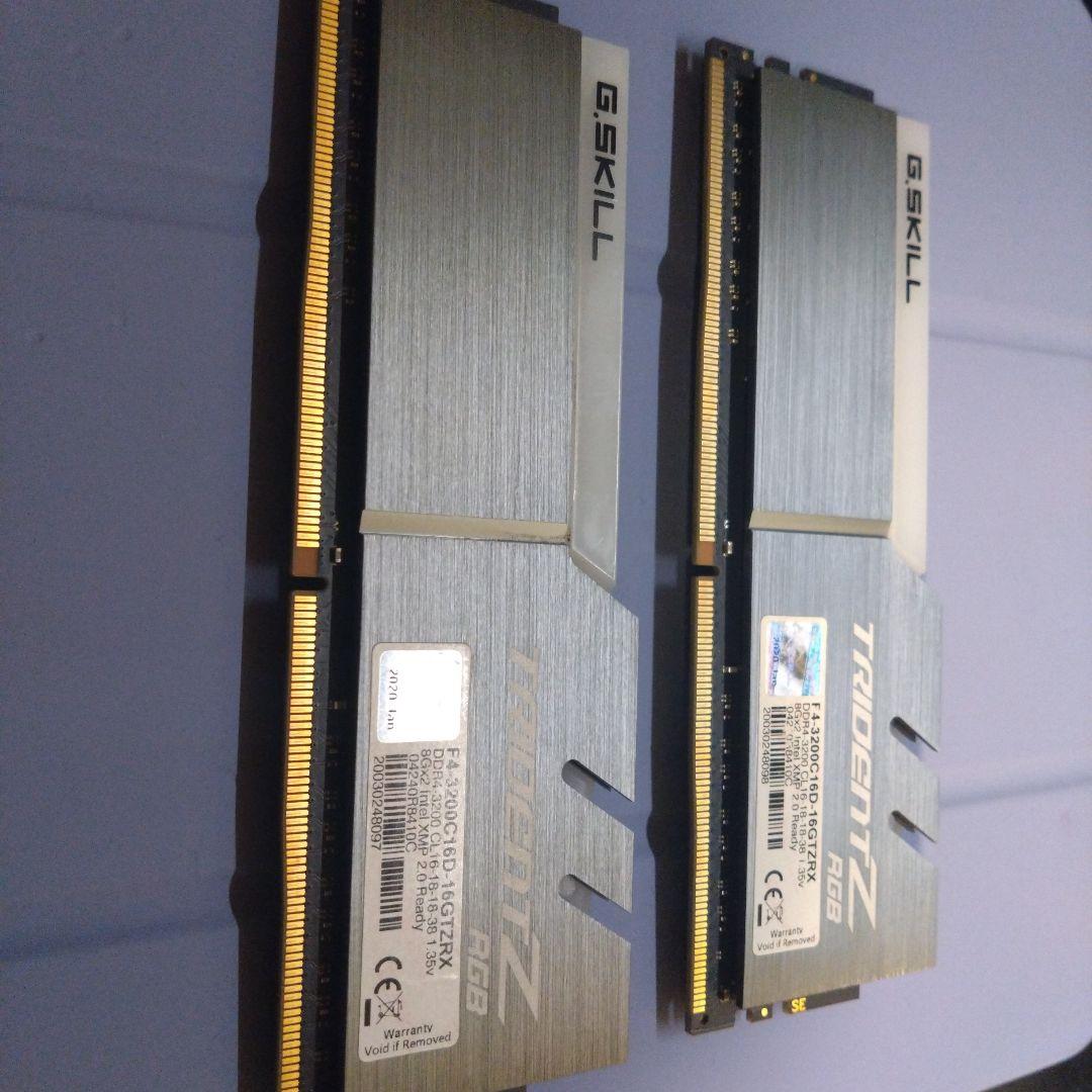 メモリー G.SKILL Trident Z RGB DDR4 16GB (2x8GB)