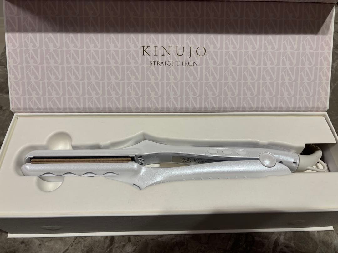 未使用新品 KINUJO ストレートヘアアイロン LМ225　保証書付き