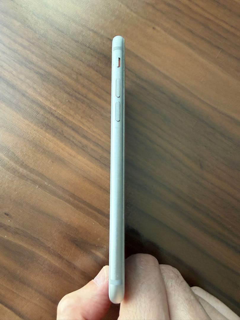 iphone 8 64GB(ケース付き) バッテリー最大容量85%