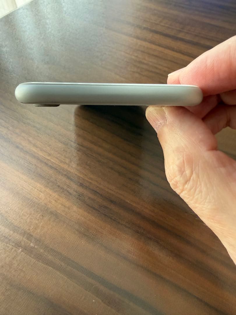 iphone 8 64GB(ケース付き) バッテリー最大容量85%