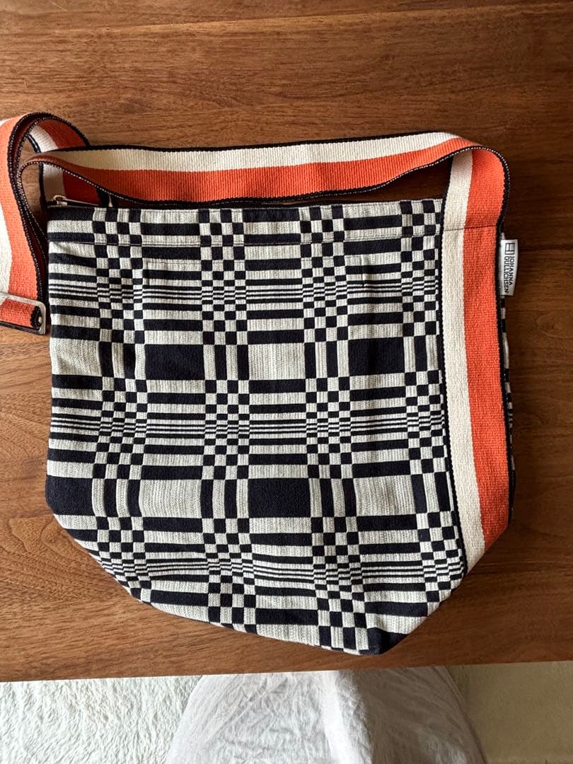 ヨハンナグリクセン Johanna Gullichsen テトラショルダーバッグ