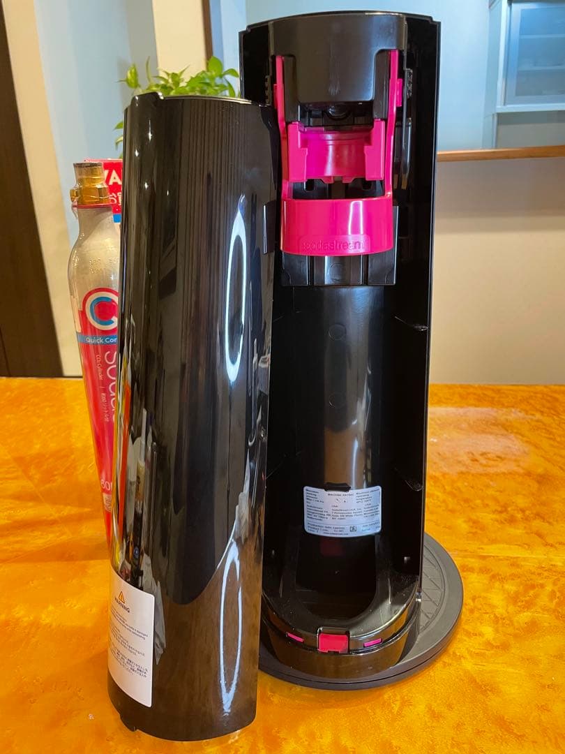 ソーダストリームTERRA ブラック　ガスシリンダー2本　1L未使用ボトル1本