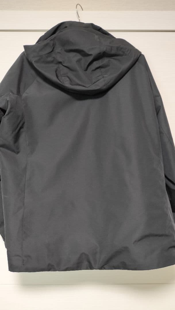 DESCENTE　スキーウェア M 黒 赤 ロゴ入り