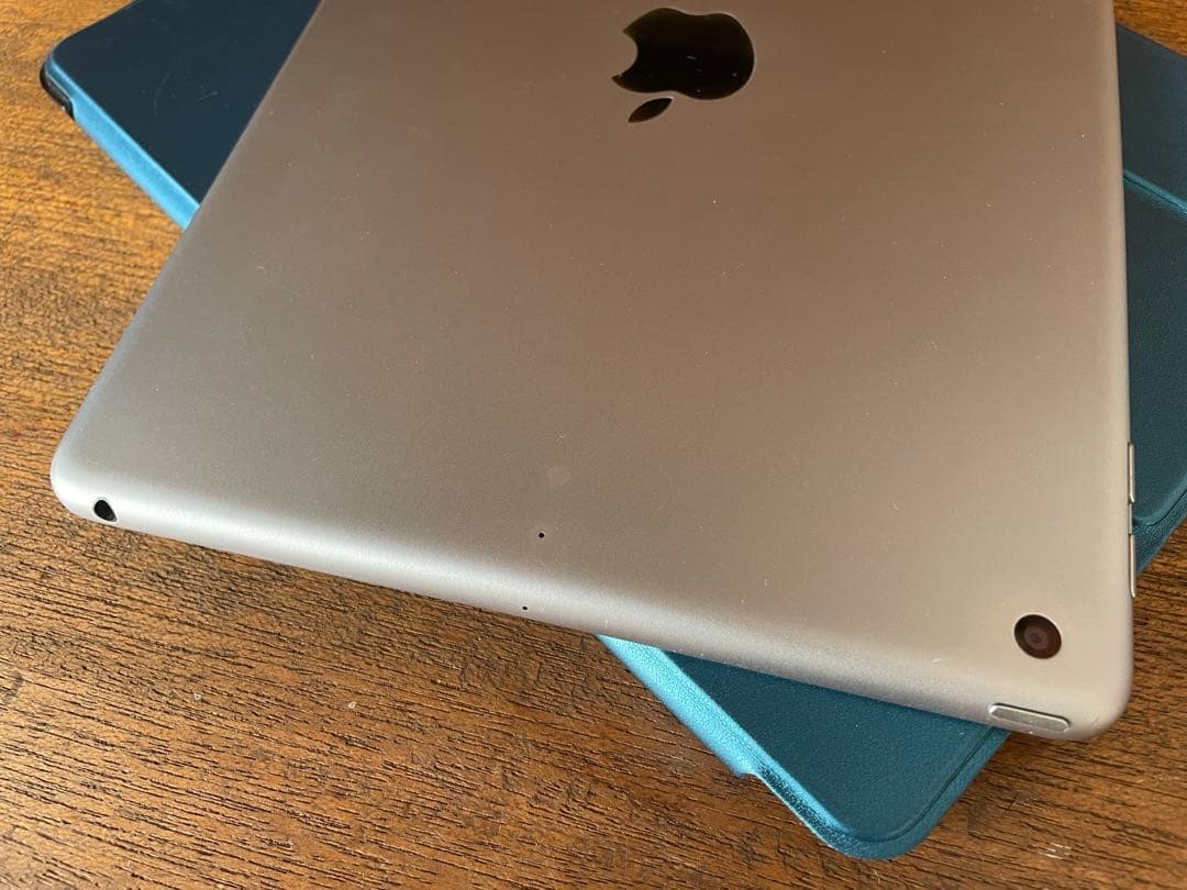 美品 iPad A1893 32GB 第6世代