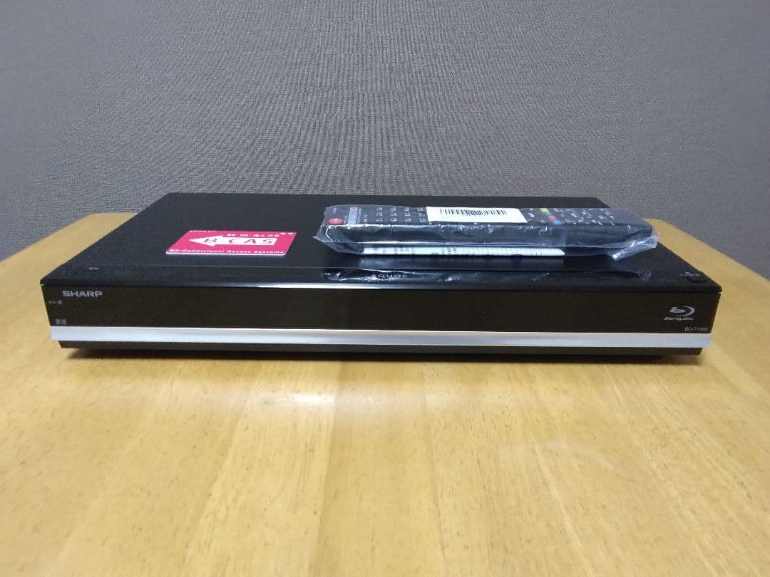 SHARP AQUOSブルーレイレコーダー 　T1700 保証付　3番組同時録画