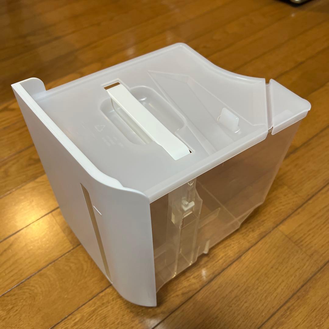 シャープ プラズマクラスター CV-L180-W 衣類乾燥除湿機　排水口蓋新品‼️