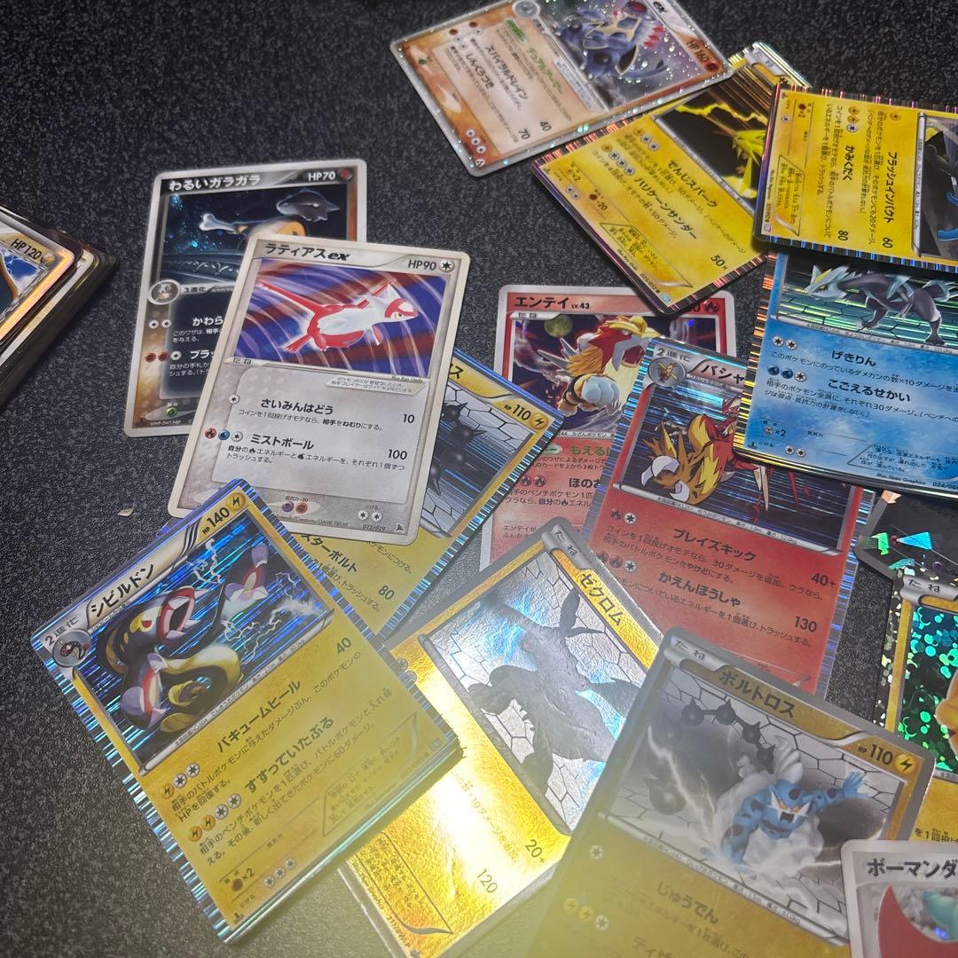 ポケモンカードケース ピカチュウデザイン