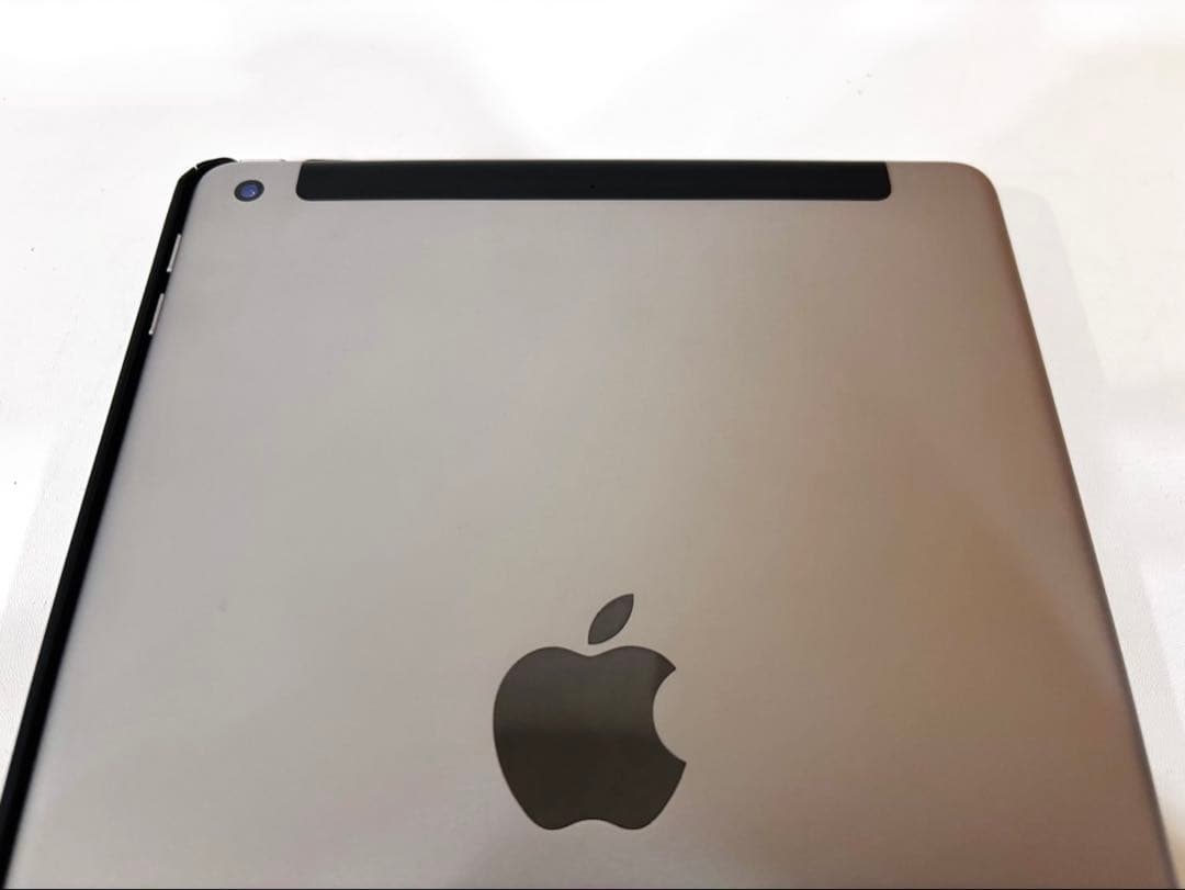 Apple iPad シルバー 32GB 本体　iPad 第5世代