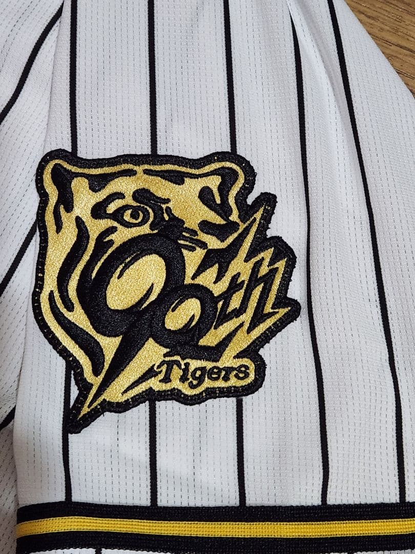 佐藤輝明8☆阪神タイガース☆2025年90周年ロゴ☆ユニフォーム☆Lサイズ