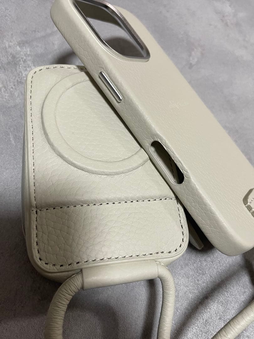 objects.io iPhone16Pro ケース ストラップ付き