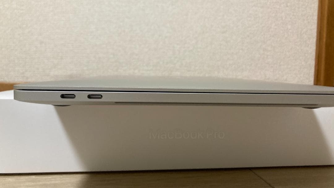 MacBook Pro 13インチ 2020 A2251 16/512GB