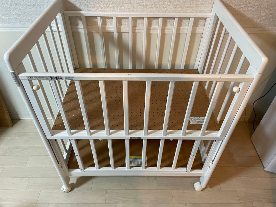 カトージ ハイシートミニベビーベッド ハイタイプ 床板調節可能 収納棚付