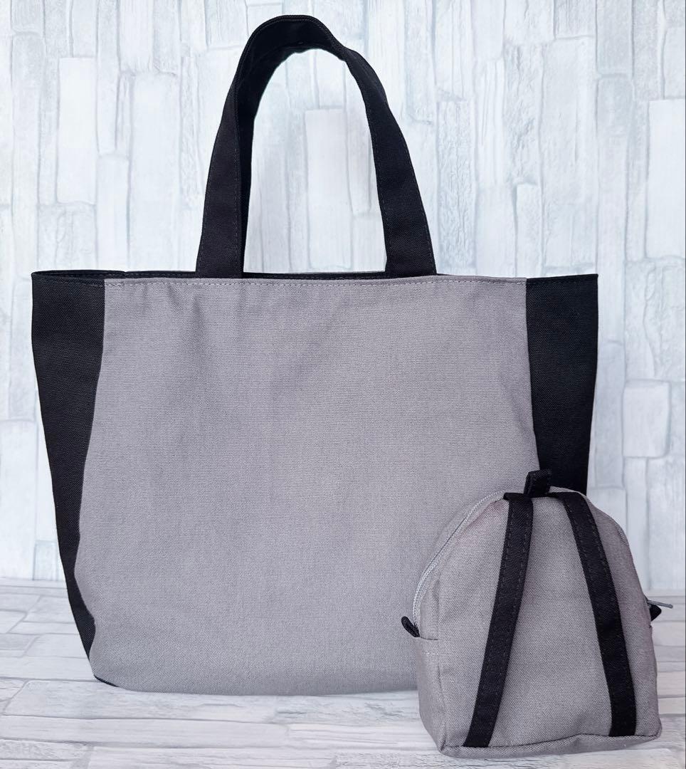 専用　ハンドメイド　刺繍　チワワ　ミニリュック型ポーチ　ひょっこりトートバッグ