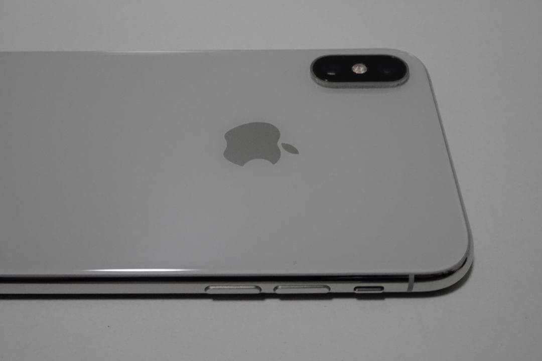 【美品】iPhoneXS 64GB シルバー