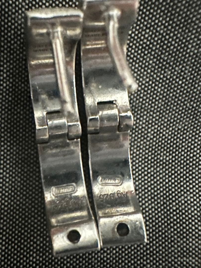 バレンシアガ　両耳ピアス