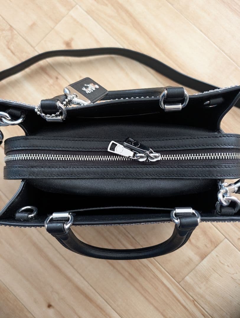 美品 COACH スタッズ 2WAY ハンドバッグ 黒