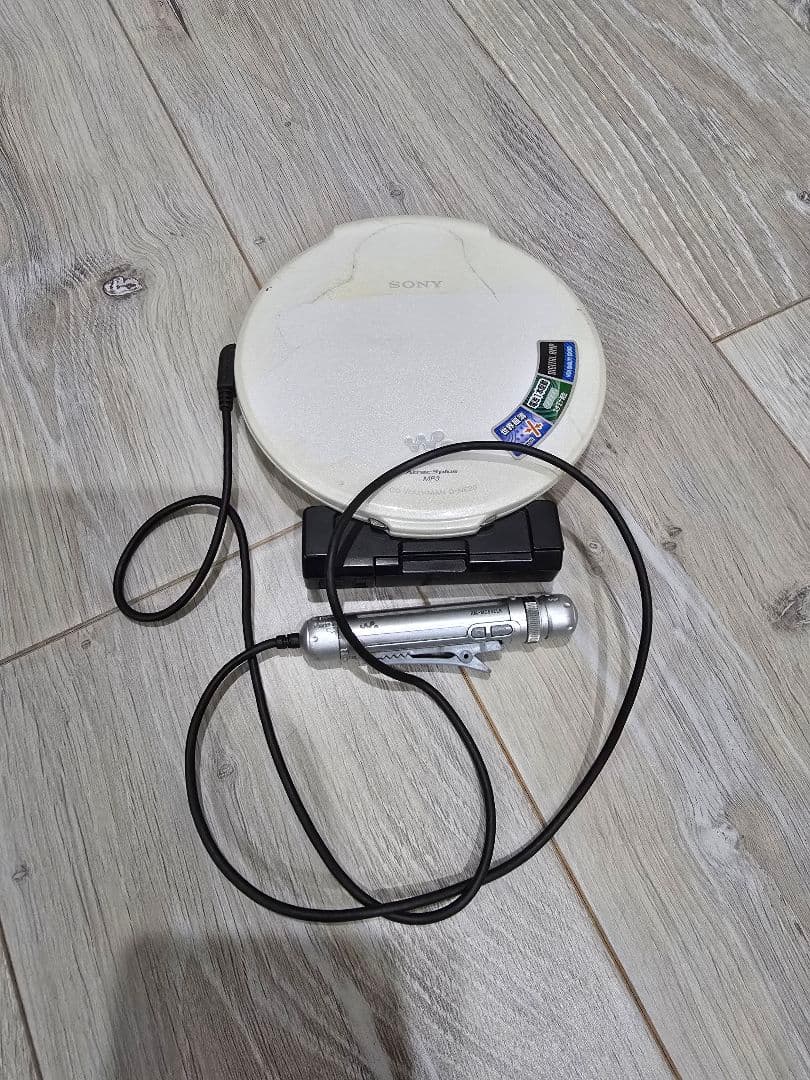 SONY　ソニー CDWALKMAN MP3 D-NE20