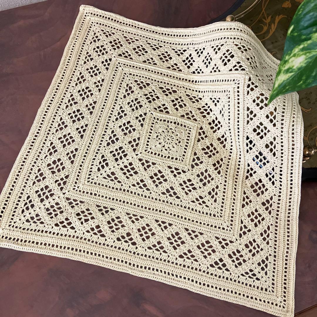 専用　レース編みドイリー　長方形　クロッシェモチーフ付き