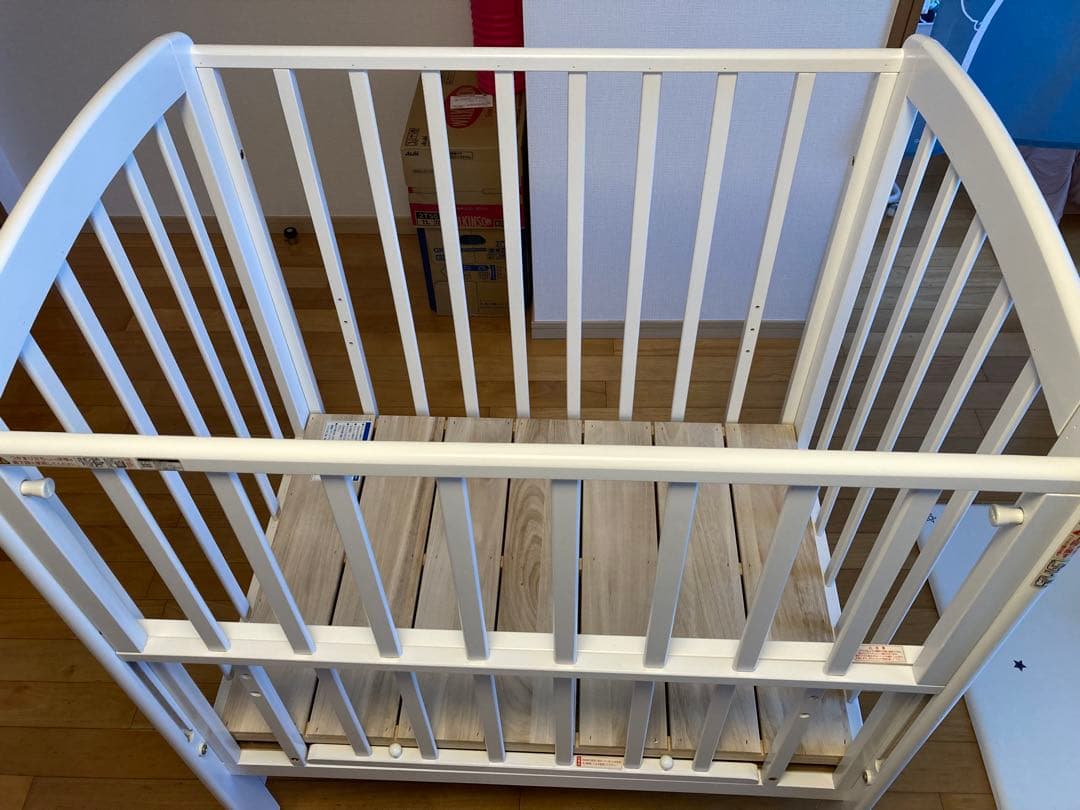 【美品】カトージ ハイタイプ ミニベビーベッド 収納棚 キャスター付スライド開閉