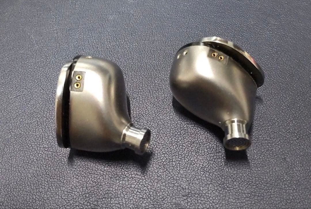 Melodic Artification Eclipse イヤホン　中古