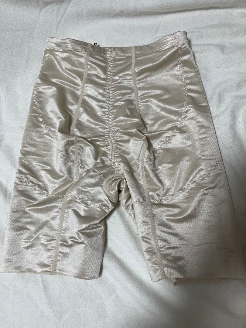 BRIDAL BEAUTE バックレスビスチェ　ブライダルインナー