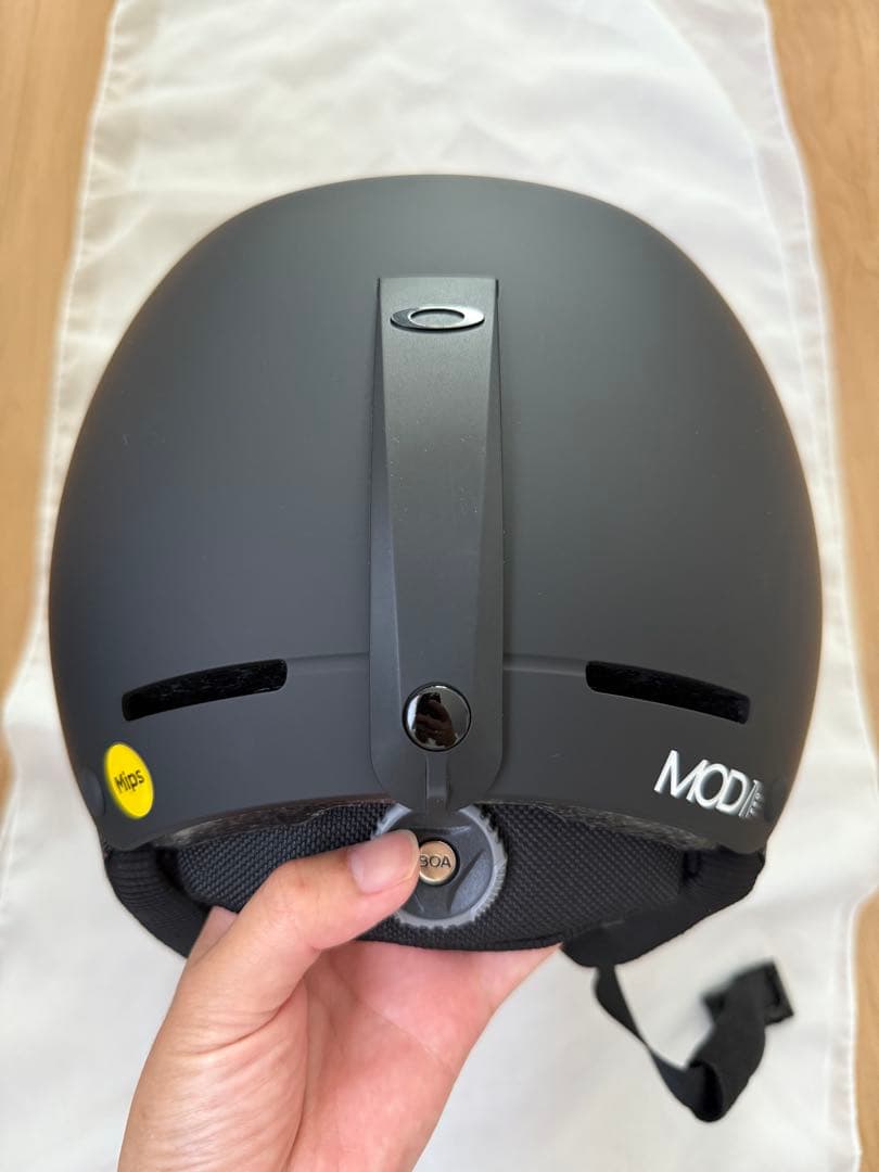 OAKLY オークリー　スノーヘルメット　MOD1 PRO