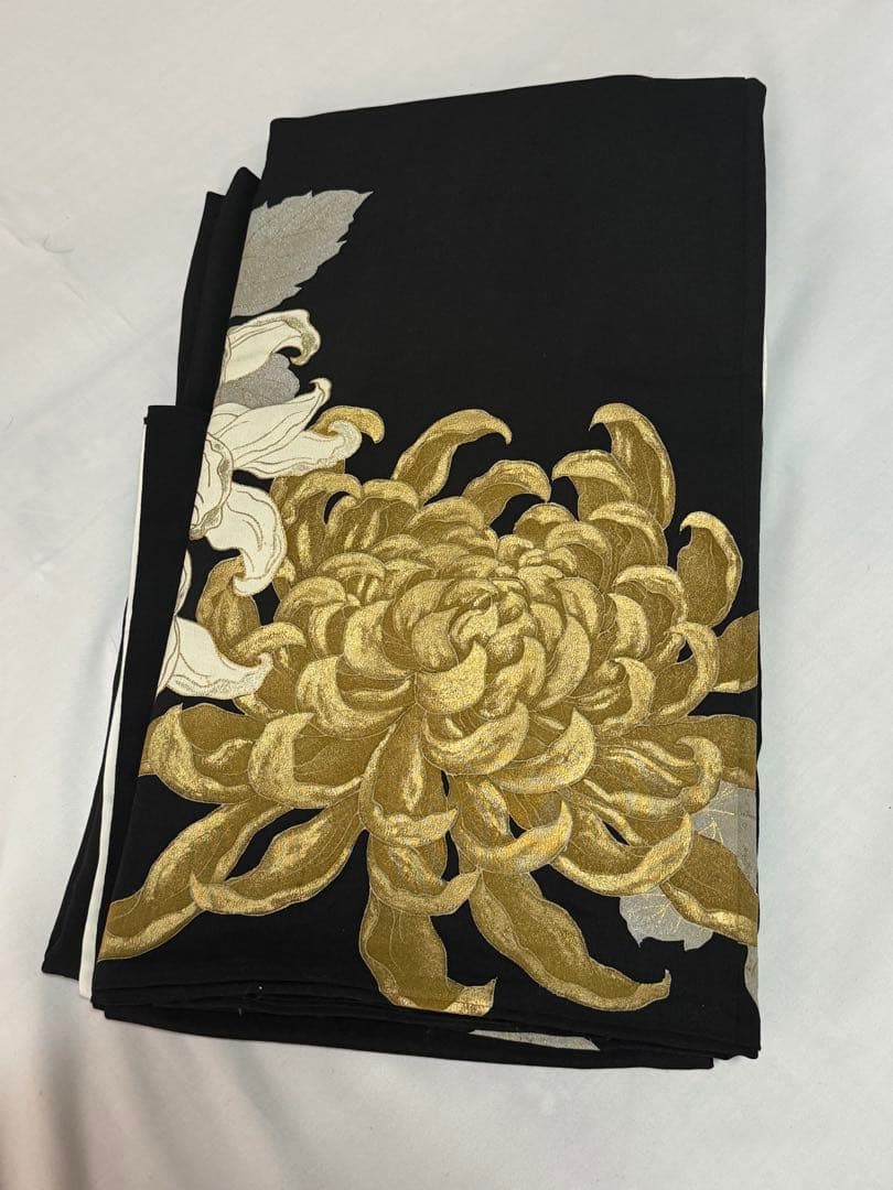 [美品] 紋入り　黒留袖　正絹　比翼付き　菊　礼装　結婚式　フォーマル　高身長