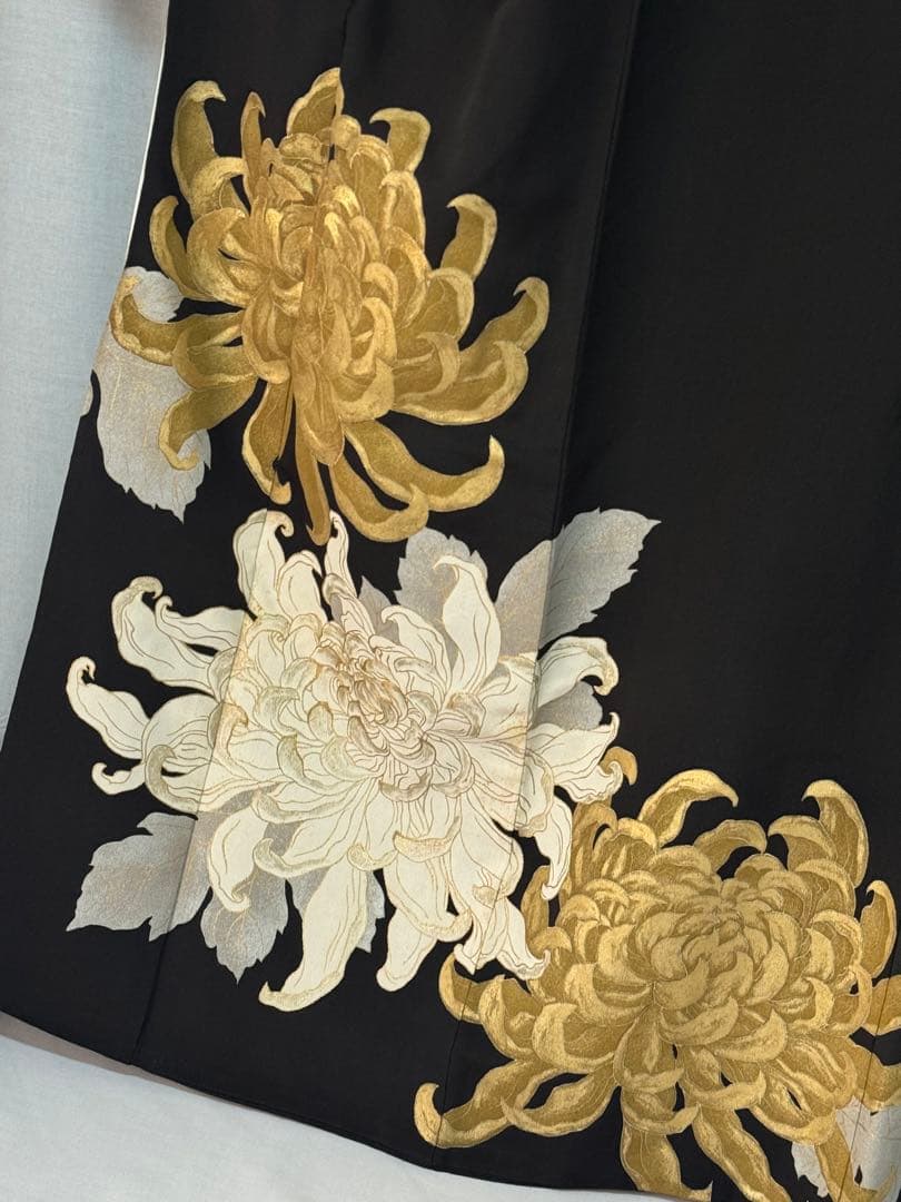 [美品] 紋入り　黒留袖　正絹　比翼付き　菊　礼装　結婚式　フォーマル　高身長