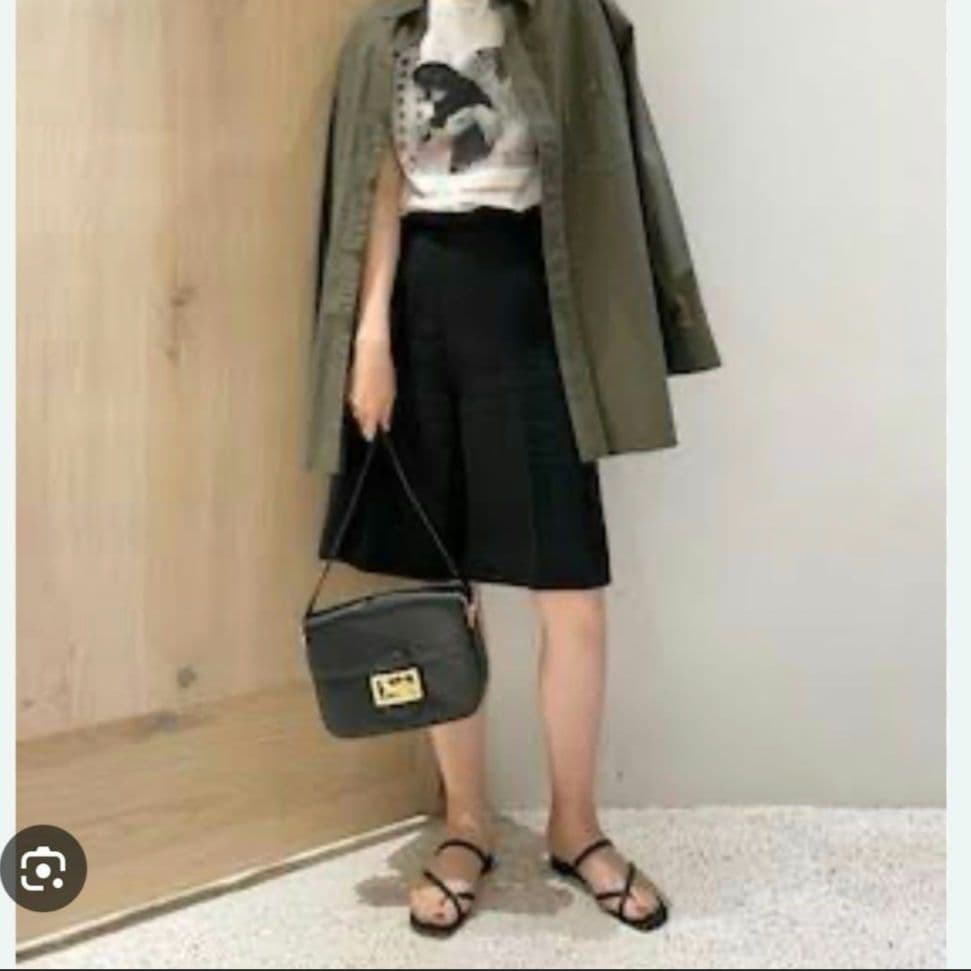 カレンソロジー　リネンショートパンツ　36サイズ