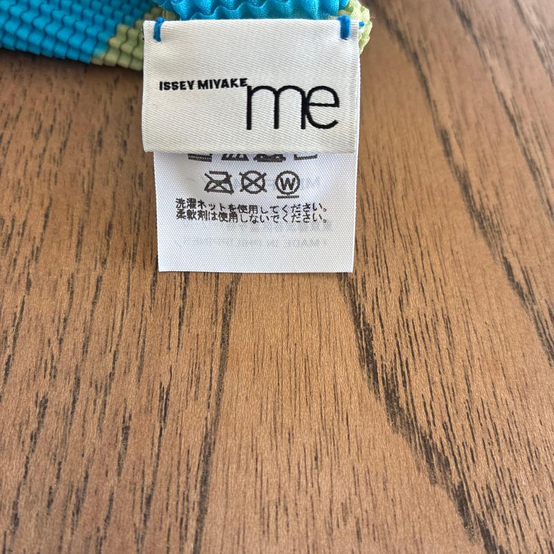 ISSEY MIYAKE me タートルネック長袖トップス