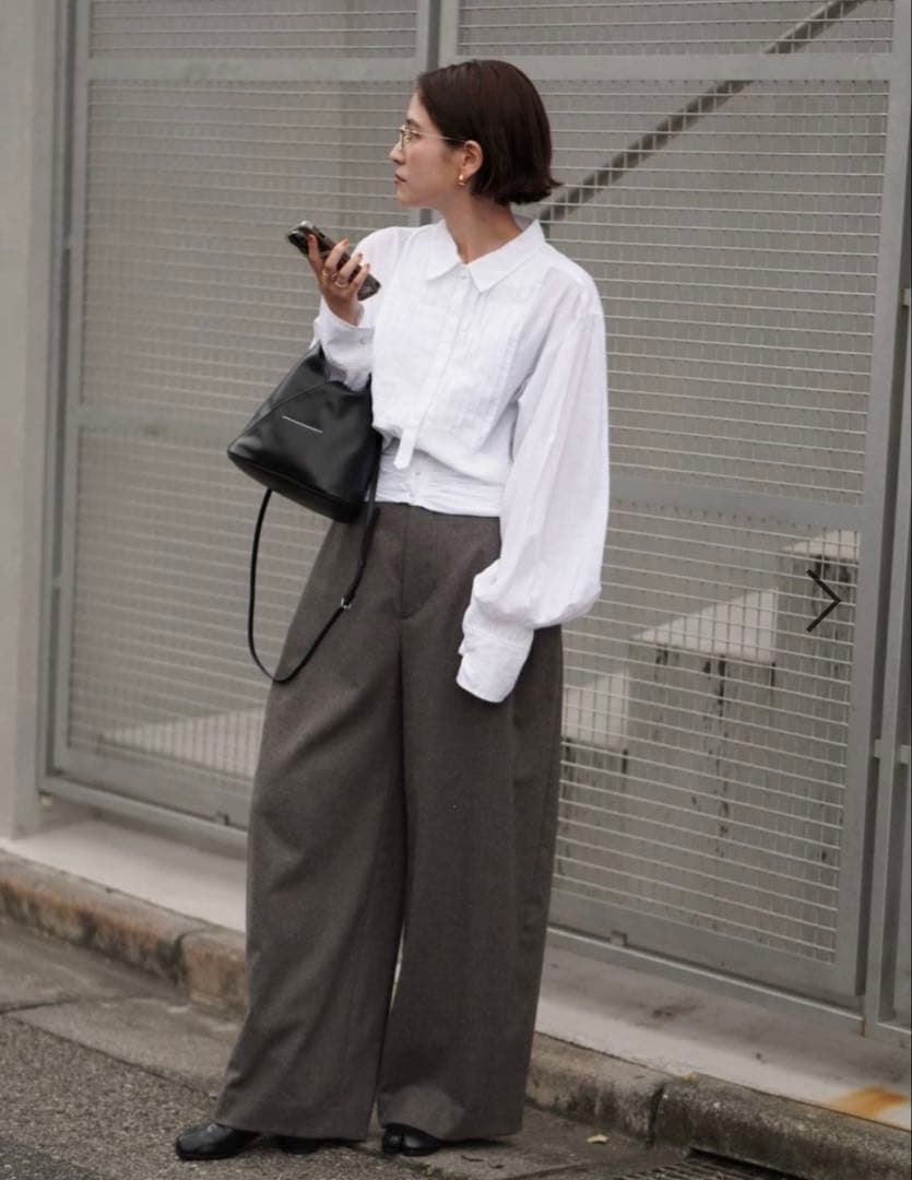 カレンソロジー　トップツィードパンツ