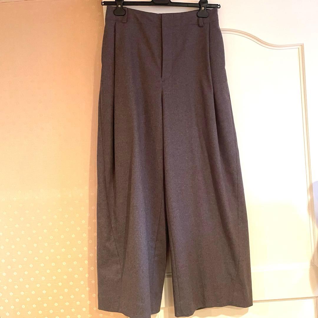 カレンソロジー　トップツィードパンツ