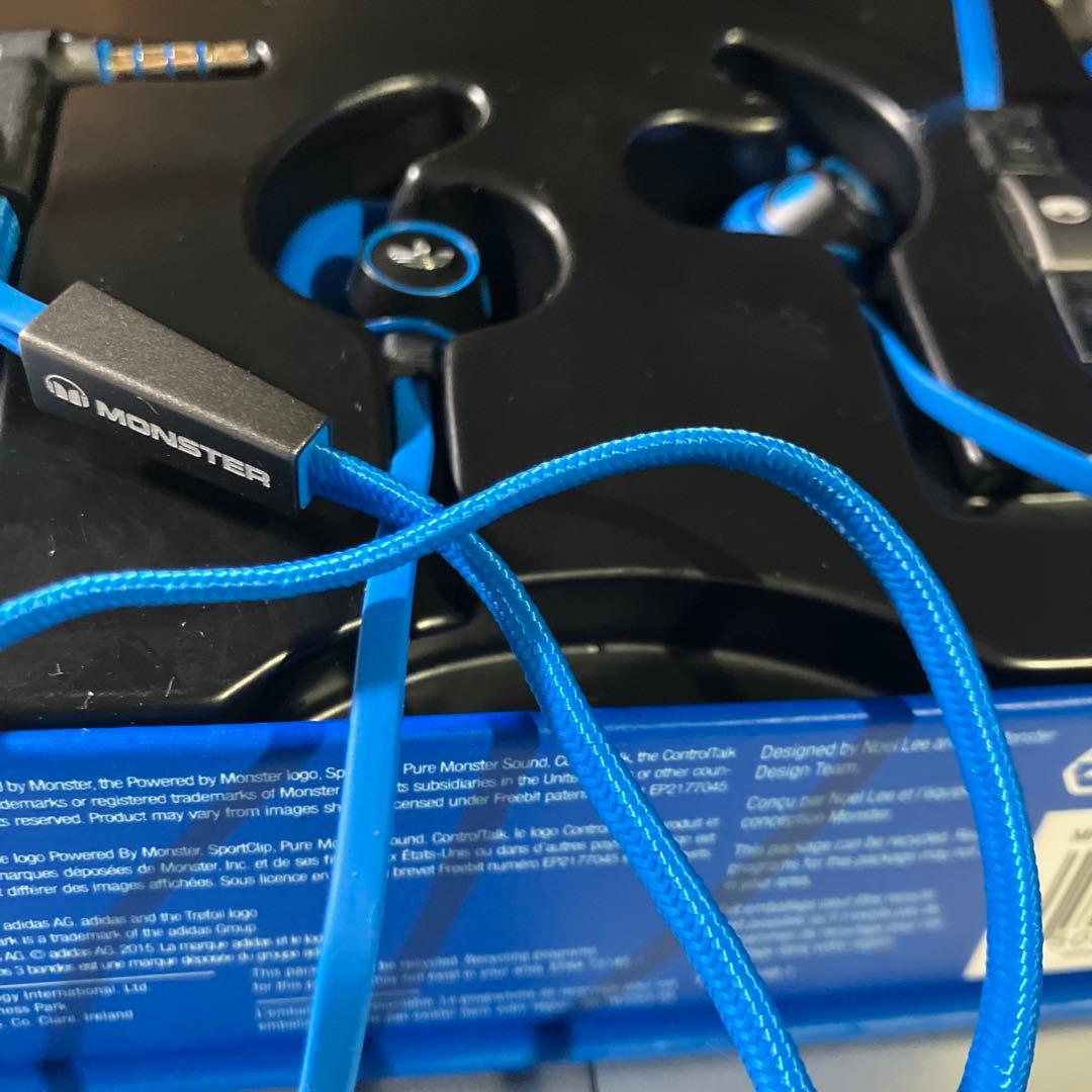 ま*ん様 adidas　モンスター　イヤホン　有線