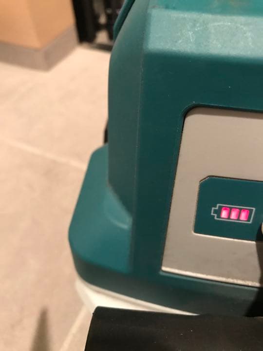 マキタ　乾湿両用集じん機