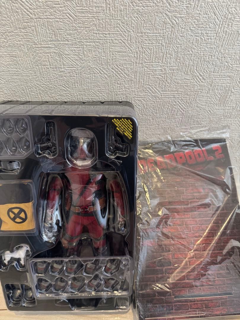 デッドプール 1/6スケール フィギュア