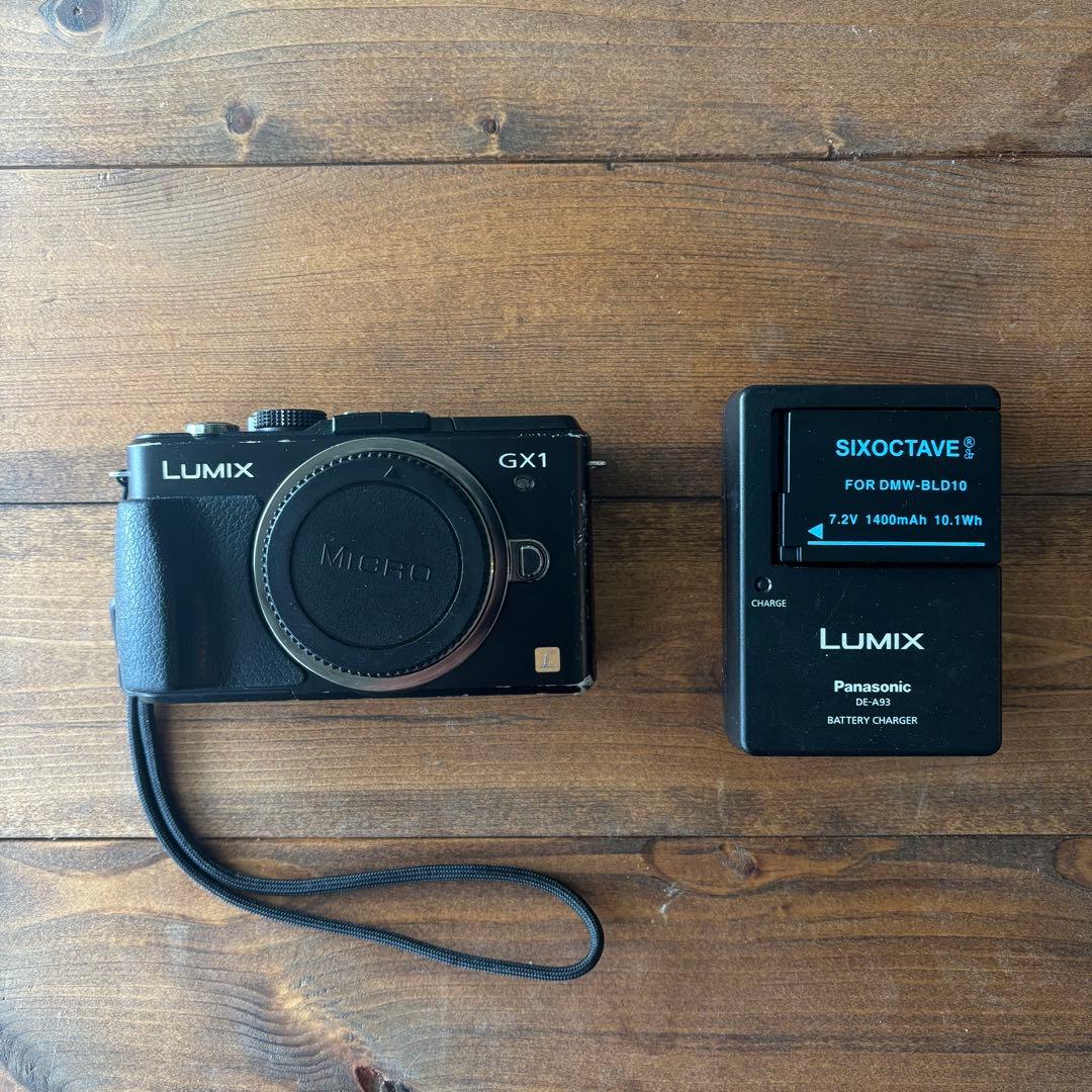 LUMIX GX1 ミラーレスカメラ 本体と充電器