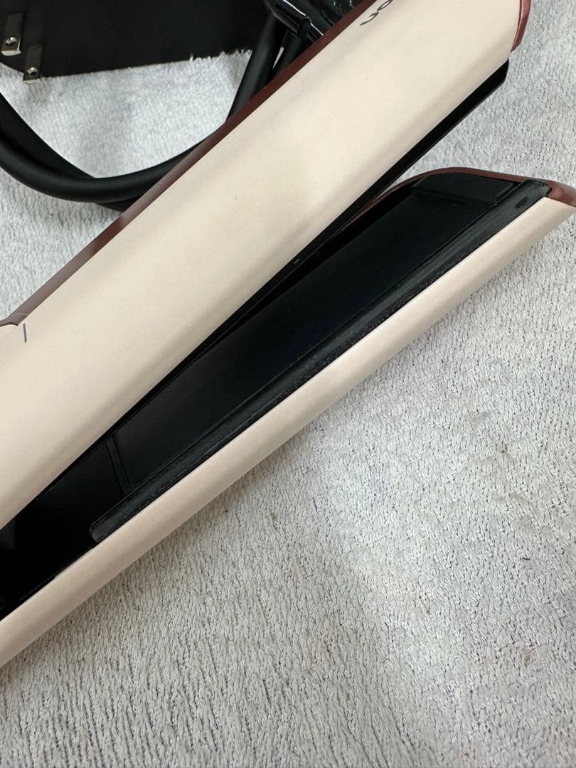 ● ヘアドライヤー ヘアアイロン ダイソン エアストレート HT01