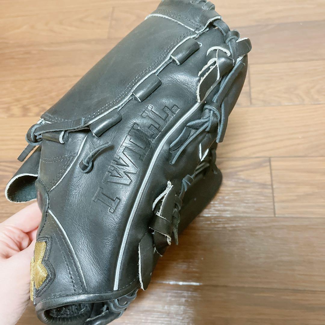 アンダーアーマー　投手用 軟式グローブ 黒