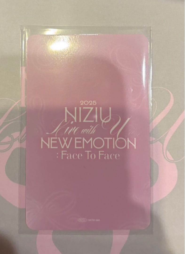 NiziUミイヒ会場限定直筆サイントレカ