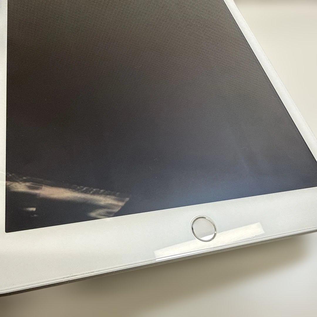 不具合なし　Apple iPad 第６世代　Wi-Fi+セルラーモデル