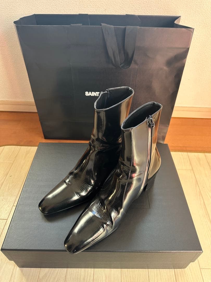 SAINT LAURENT エナメル　ヒールブーツ