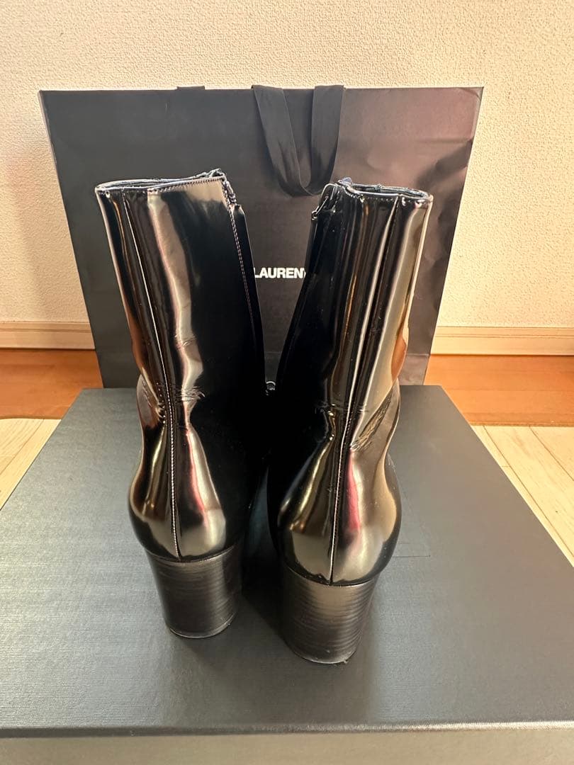 SAINT LAURENT エナメル　ヒールブーツ
