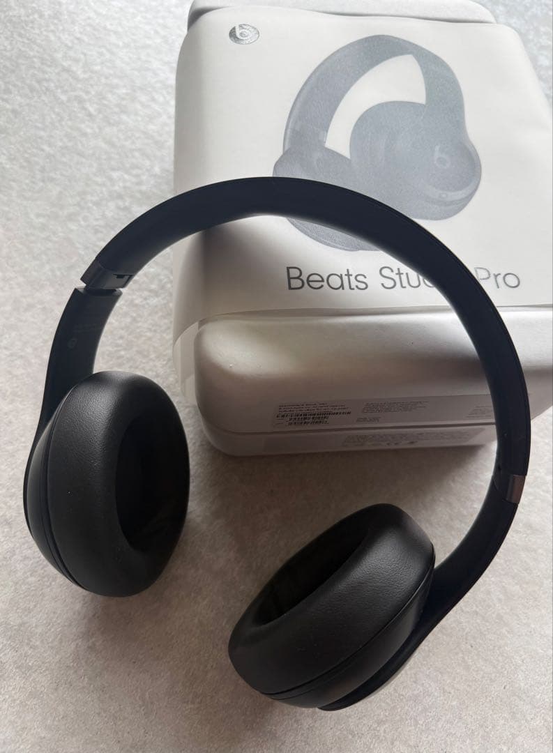 KK：Beats Studio Pro ブラック ワイヤレスヘッドホン
