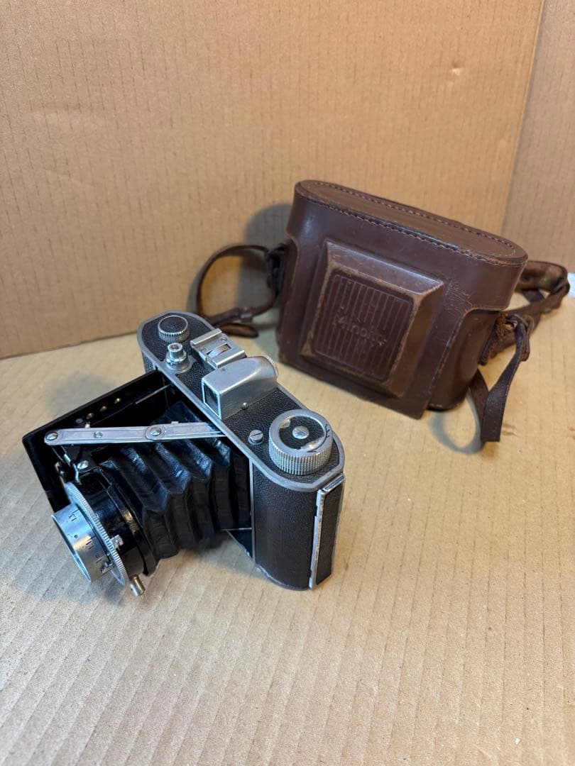 アンティークなミノルタ　蛇腹（ベローズ）カメラ　ケ-ス付き昭和レトロ 希少